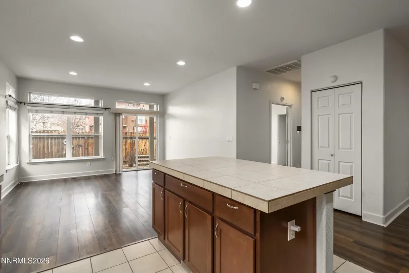 986 Floral Ridge, Sparks, Nevada 89436, 2 Bedrooms Bedrooms, ,2 BathroomsBathrooms,Residential,Residential,Floral Ridge,260000772