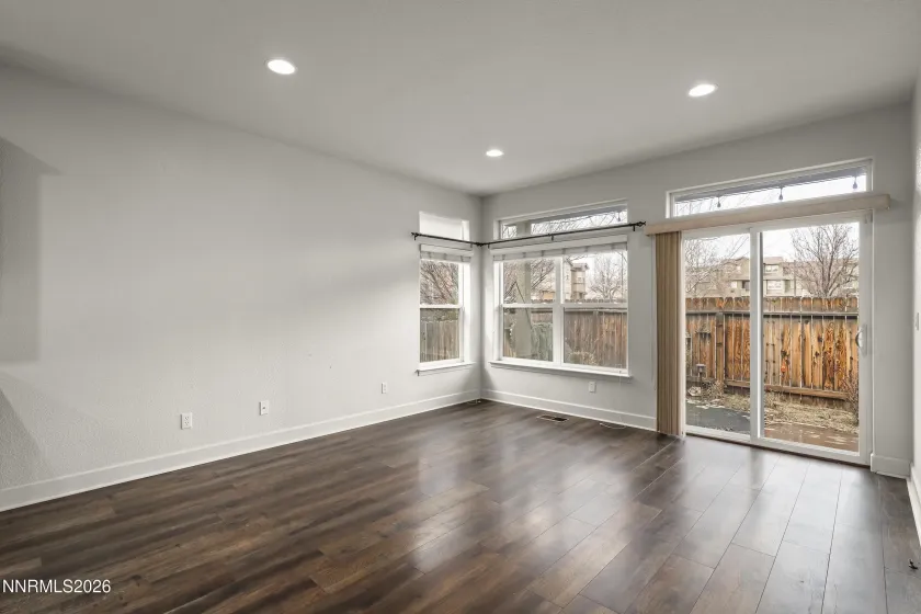 986 Floral Ridge, Sparks, Nevada 89436, 2 Bedrooms Bedrooms, ,2 BathroomsBathrooms,Residential,Residential,Floral Ridge,260000772