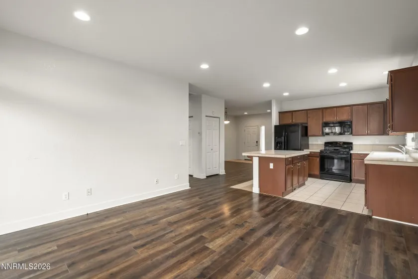 986 Floral Ridge, Sparks, Nevada 89436, 2 Bedrooms Bedrooms, ,2 BathroomsBathrooms,Residential,Residential,Floral Ridge,260000772