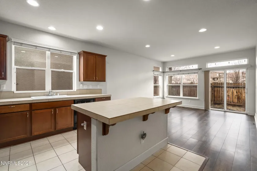 986 Floral Ridge, Sparks, Nevada 89436, 2 Bedrooms Bedrooms, ,2 BathroomsBathrooms,Residential,Residential,Floral Ridge,260000772
