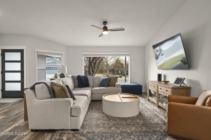 1602 Canyon Terrace, Sparks, Nevada 89436, 3 Bedrooms Bedrooms, ,3 BathroomsBathrooms,Residential,Residential,Canyon Terrace,260000778