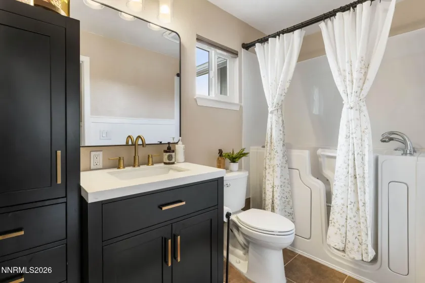 1329 Dennis, Minden, Nevada 89423, 3 Bedrooms Bedrooms, ,2 BathroomsBathrooms,Residential,Residential,Dennis,260000784