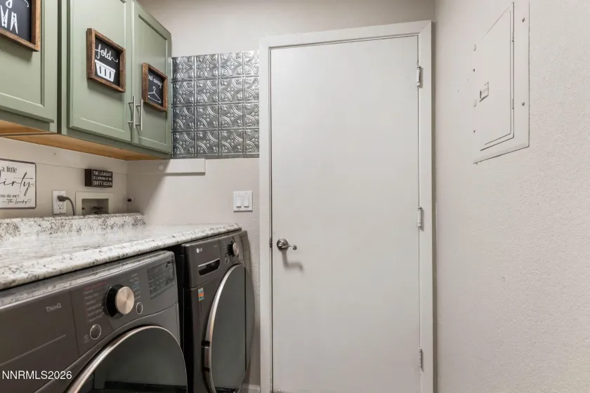 1329 Dennis, Minden, Nevada 89423, 3 Bedrooms Bedrooms, ,2 BathroomsBathrooms,Residential,Residential,Dennis,260000784