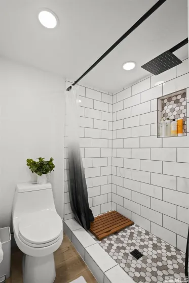 945 Harold, Incline Village, Nevada 89451, 3 Bedrooms Bedrooms, ,2 BathroomsBathrooms,Residential,Residential,Harold,260000785