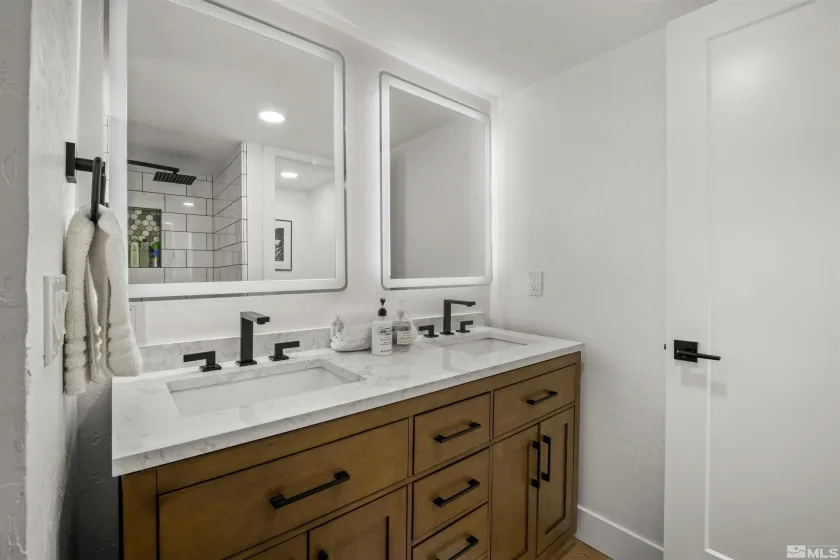 945 Harold, Incline Village, Nevada 89451, 3 Bedrooms Bedrooms, ,2 BathroomsBathrooms,Residential,Residential,Harold,260000785