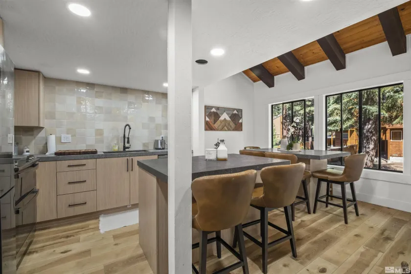 945 Harold, Incline Village, Nevada 89451, 3 Bedrooms Bedrooms, ,2 BathroomsBathrooms,Residential,Residential,Harold,260000785