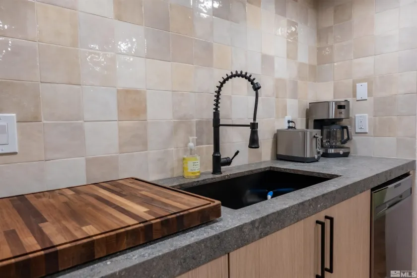 945 Harold, Incline Village, Nevada 89451, 3 Bedrooms Bedrooms, ,2 BathroomsBathrooms,Residential,Residential,Harold,260000785