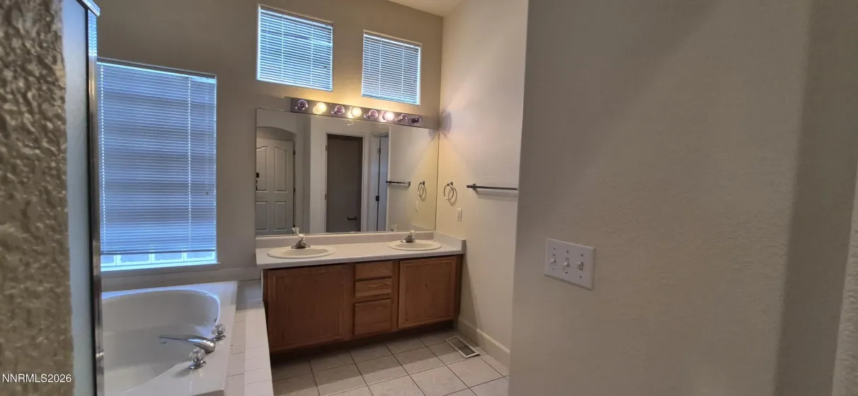 1310 Shadowridge, Carson City, Nevada 89706, 3 Bedrooms Bedrooms, ,2 BathroomsBathrooms,Residential,Residential,Shadowridge,260000793