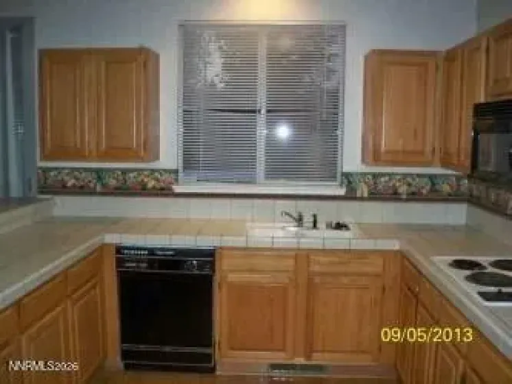 2249 Evans Creek, Reno, Nevada 89519, 3 Bedrooms Bedrooms, ,3 BathroomsBathrooms,Residential,Residential,Evans Creek,260000806