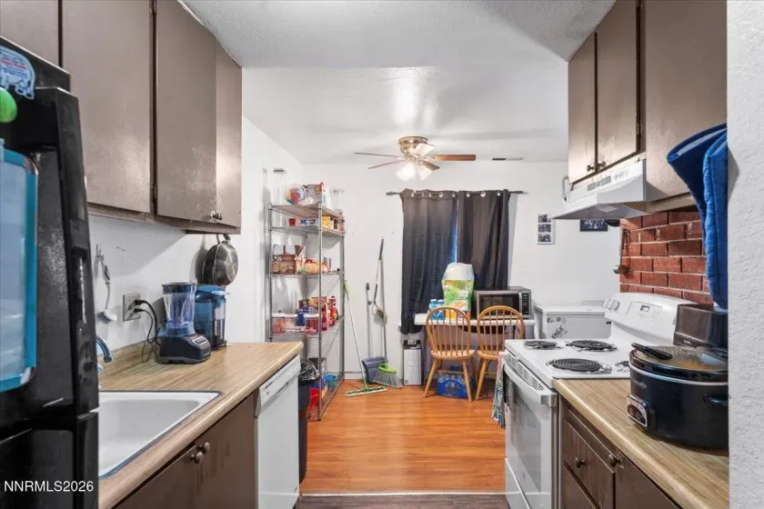 4608 Neil, Reno, Nevada 89502, 2 Bedrooms Bedrooms, ,1 BathroomBathrooms,Residential,Residential,Neil,260000811