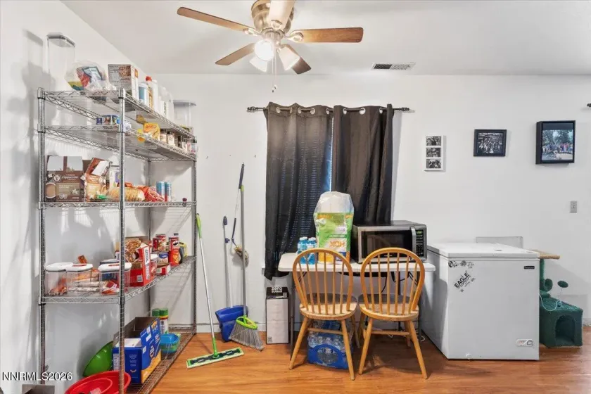 4608 Neil, Reno, Nevada 89502, 2 Bedrooms Bedrooms, ,1 BathroomBathrooms,Residential,Residential,Neil,260000811