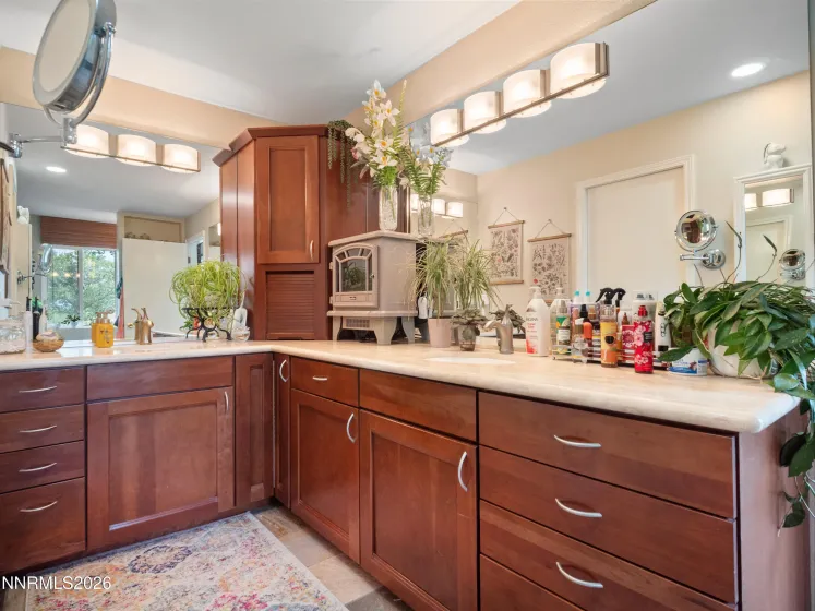 1238 Centerville, Gardnerville, Nevada 89460, 3 Bedrooms Bedrooms, ,2 BathroomsBathrooms,Residential,Residential,Centerville,260000815