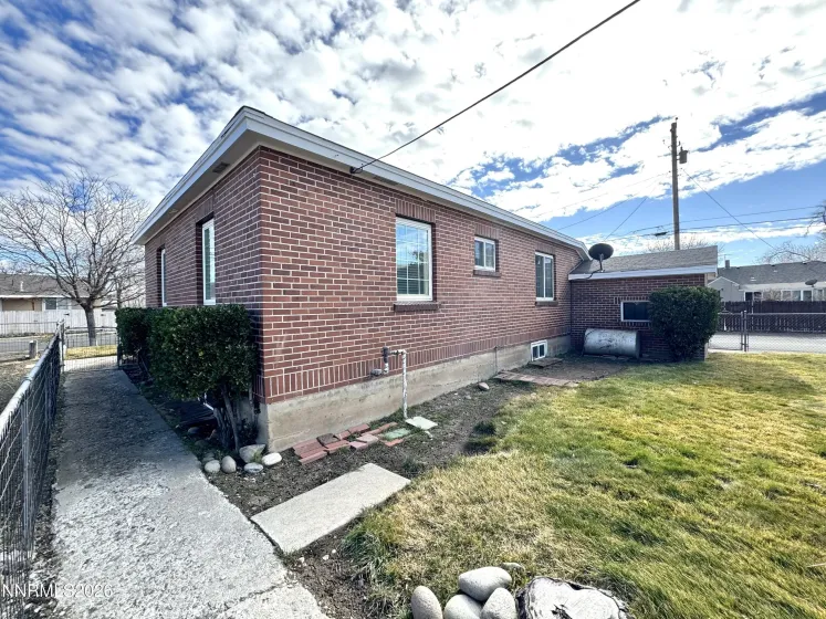 401 18th, Sparks, Nevada 89431, 2 Bedrooms Bedrooms, ,1 BathroomBathrooms,Residential,Residential,18th,260000818