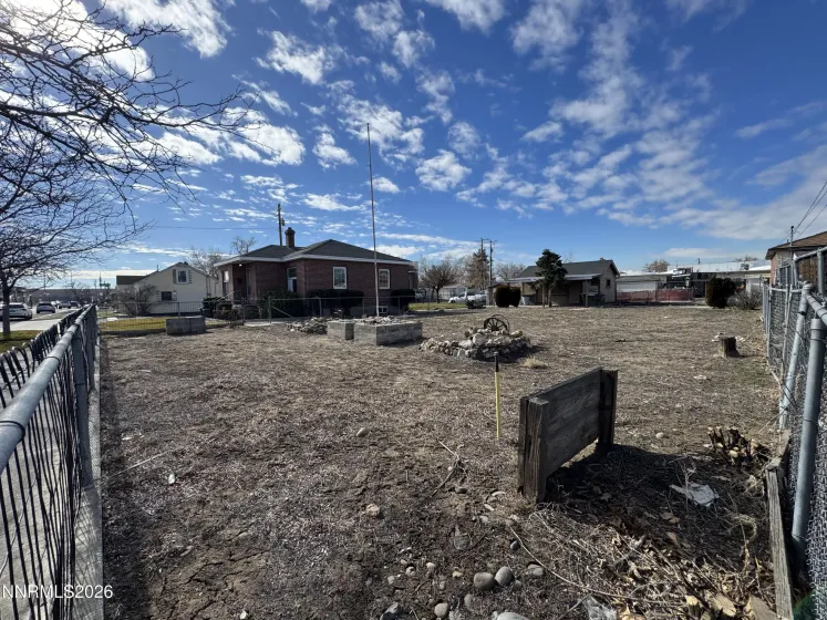 401 18th, Sparks, Nevada 89431, 2 Bedrooms Bedrooms, ,1 BathroomBathrooms,Residential,Residential,18th,260000818