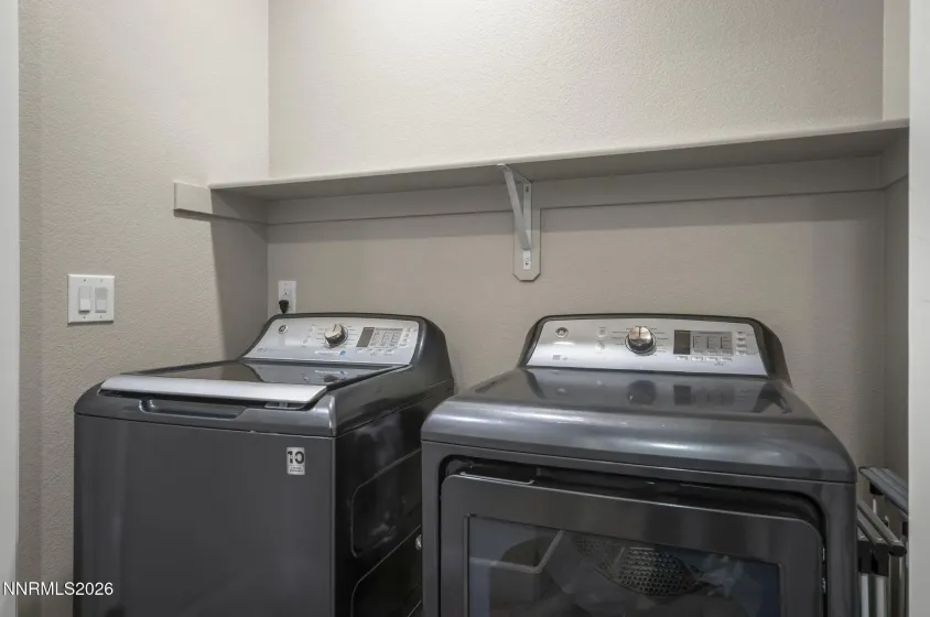 1860 Sea Horse, Reno, Nevada 89521, 3 Bedrooms Bedrooms, ,3 BathroomsBathrooms,Residential,Residential,Sea Horse,260000820