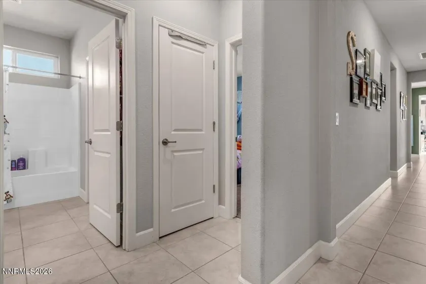 6026 Red Stable, Sparks, Nevada 89436, 4 Bedrooms Bedrooms, ,3 BathroomsBathrooms,Residential,Residential,Red Stable,260000821