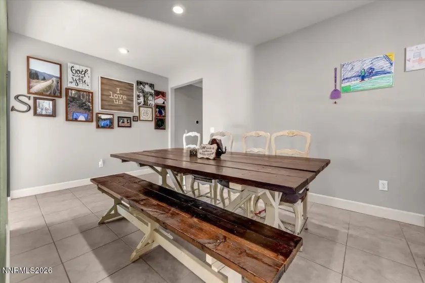 6026 Red Stable, Sparks, Nevada 89436, 4 Bedrooms Bedrooms, ,3 BathroomsBathrooms,Residential,Residential,Red Stable,260000821