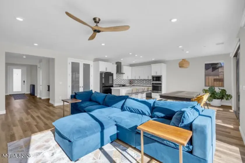 3003 Earthstone, Sparks, Nevada 89436, 3 Bedrooms Bedrooms, ,3 BathroomsBathrooms,Residential,Residential,Earthstone,260000825