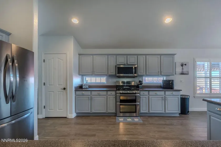 400 Dog Leg, Fernley, Nevada 89408, 3 Bedrooms Bedrooms, ,3 BathroomsBathrooms,Residential,Residential,Dog Leg,260000829