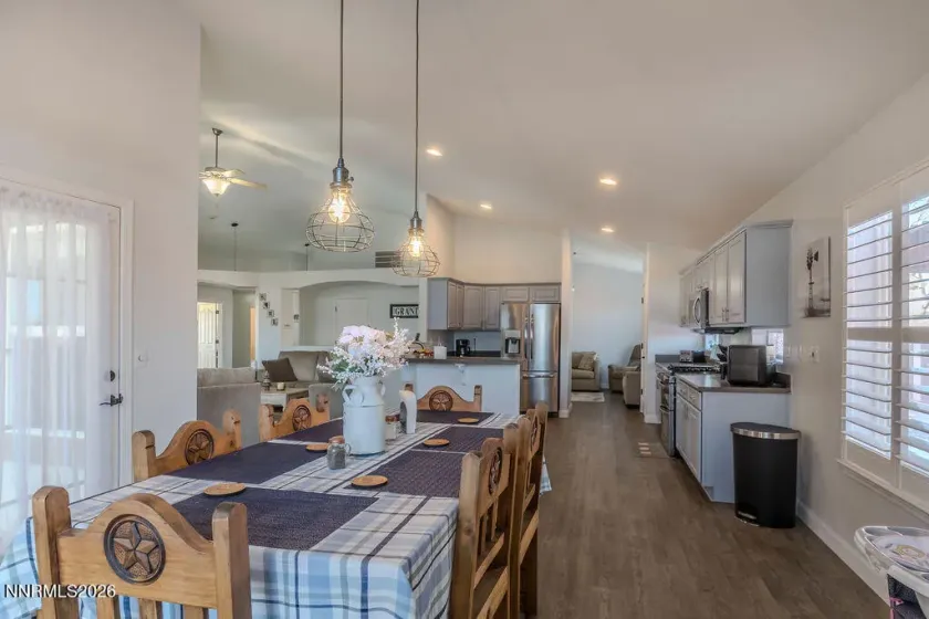 400 Dog Leg, Fernley, Nevada 89408, 3 Bedrooms Bedrooms, ,3 BathroomsBathrooms,Residential,Residential,Dog Leg,260000829