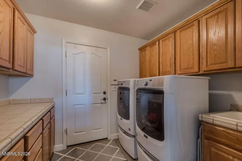 400 Dog Leg, Fernley, Nevada 89408, 3 Bedrooms Bedrooms, ,3 BathroomsBathrooms,Residential,Residential,Dog Leg,260000829