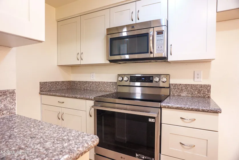 6793 Honeysuckle, Reno, Nevada 89506, 3 Bedrooms Bedrooms, ,2 BathroomsBathrooms,Residential,Residential,Honeysuckle,260000830