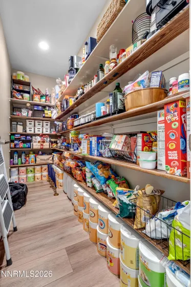 7637 Calypso, Sparks, Nevada 89436, 5 Bedrooms Bedrooms, ,4 BathroomsBathrooms,Residential,Residential,Calypso,260000844