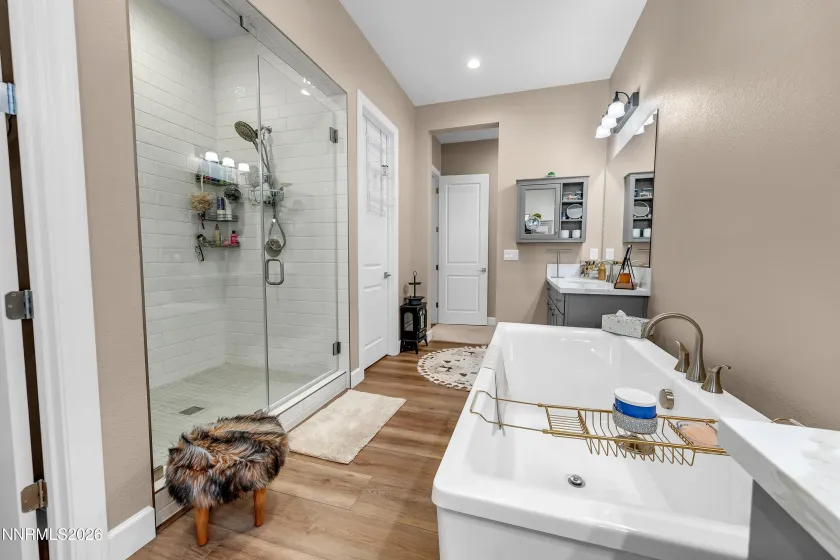 7637 Calypso, Sparks, Nevada 89436, 5 Bedrooms Bedrooms, ,4 BathroomsBathrooms,Residential,Residential,Calypso,260000844