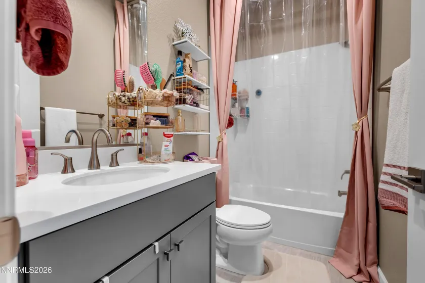 7637 Calypso, Sparks, Nevada 89436, 5 Bedrooms Bedrooms, ,4 BathroomsBathrooms,Residential,Residential,Calypso,260000844