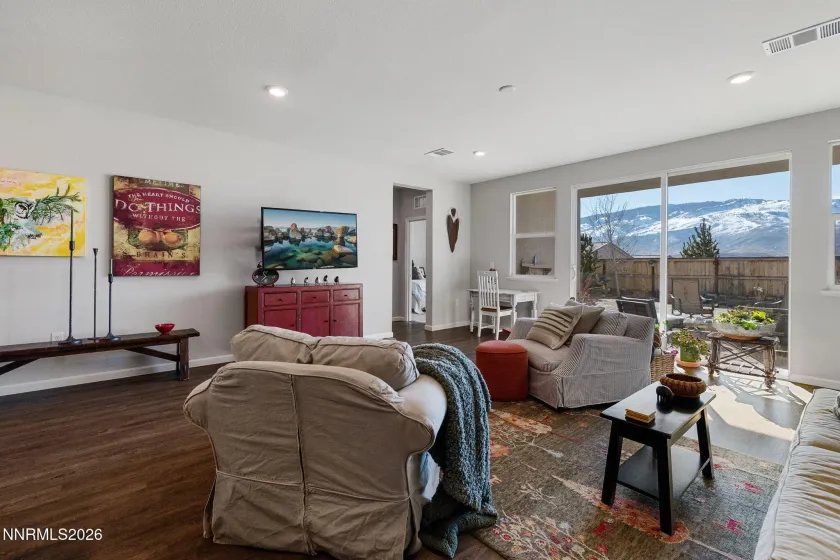 8310 Endsley, Reno, Nevada 89523, 4 Bedrooms Bedrooms, ,3 BathroomsBathrooms,Residential,Residential,Endsley,260000860