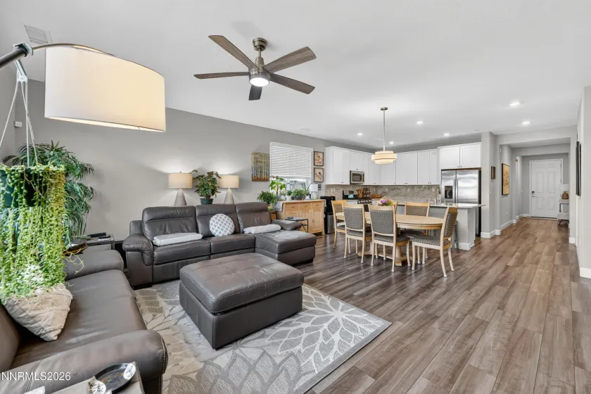 6047 Red Stable, Sparks, Nevada 89436, 3 Bedrooms Bedrooms, ,2 BathroomsBathrooms,Residential,Residential,Red Stable,260000861