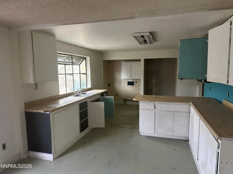 28 Arndell, Sparks, Nevada 89431, 3 Bedrooms Bedrooms, ,2 BathroomsBathrooms,Residential,Residential,Arndell,260000868