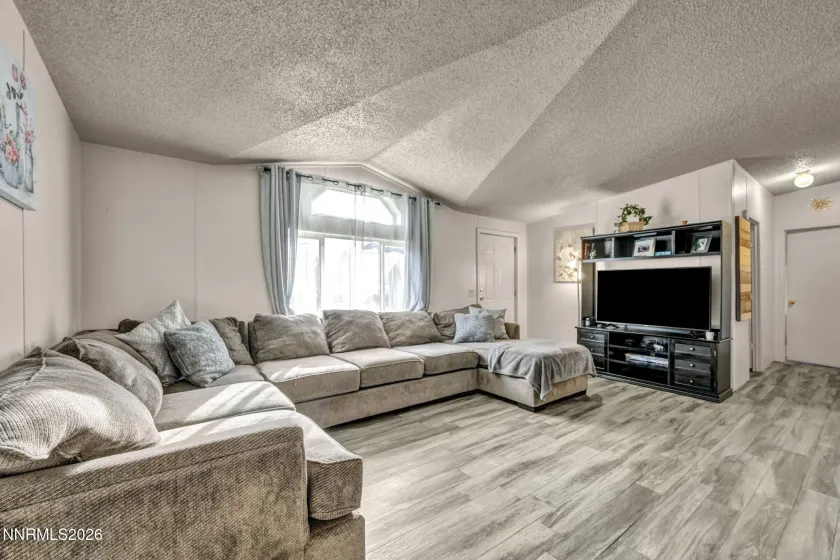 5556 Mark, Sun Valley, Nevada 89433, 4 Bedrooms Bedrooms, ,2 BathroomsBathrooms,Residential,Residential,Mark,260000871