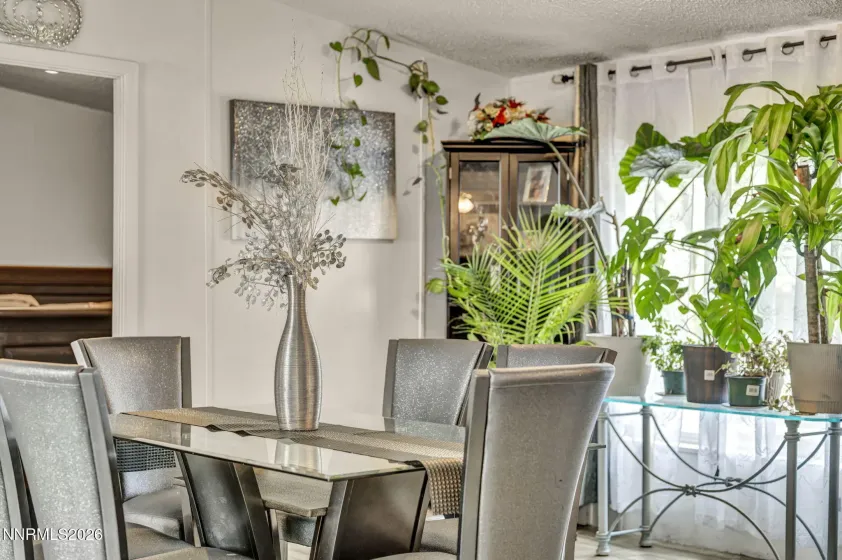 5556 Mark, Sun Valley, Nevada 89433, 4 Bedrooms Bedrooms, ,2 BathroomsBathrooms,Residential,Residential,Mark,260000871