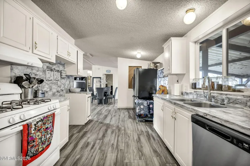 5556 Mark, Sun Valley, Nevada 89433, 4 Bedrooms Bedrooms, ,2 BathroomsBathrooms,Residential,Residential,Mark,260000871