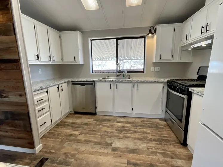 320 Brownlee Ln, Sun Valley, Nevada 89433, 2 Bedrooms Bedrooms, 10 Rooms Rooms,2 BathroomsBathrooms,Manufactured,Residential,Brownlee,260000872