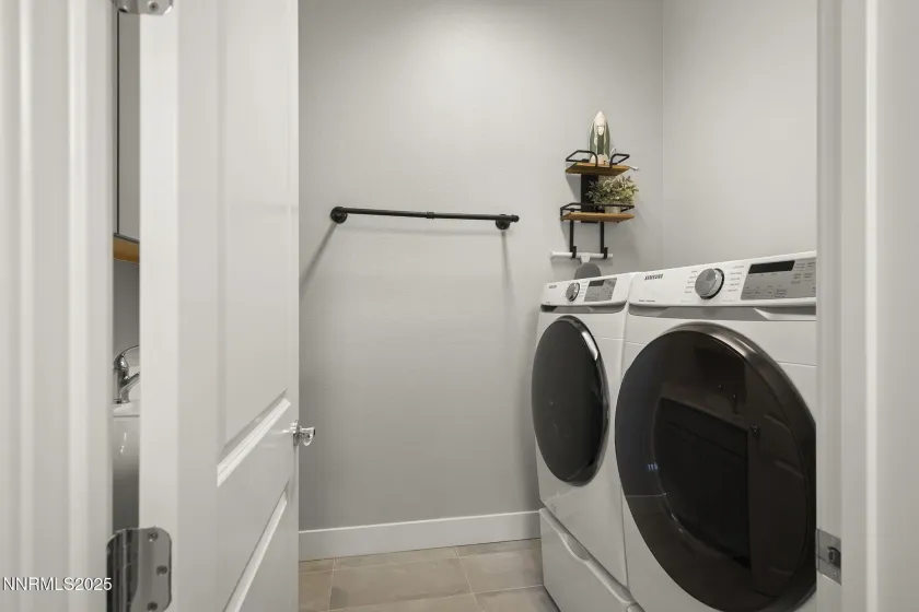 2904 Amethyst Hills, Reno, Nevada 89521, 3 Bedrooms Bedrooms, ,3 BathroomsBathrooms,Residential,Residential,Amethyst Hills,250053072