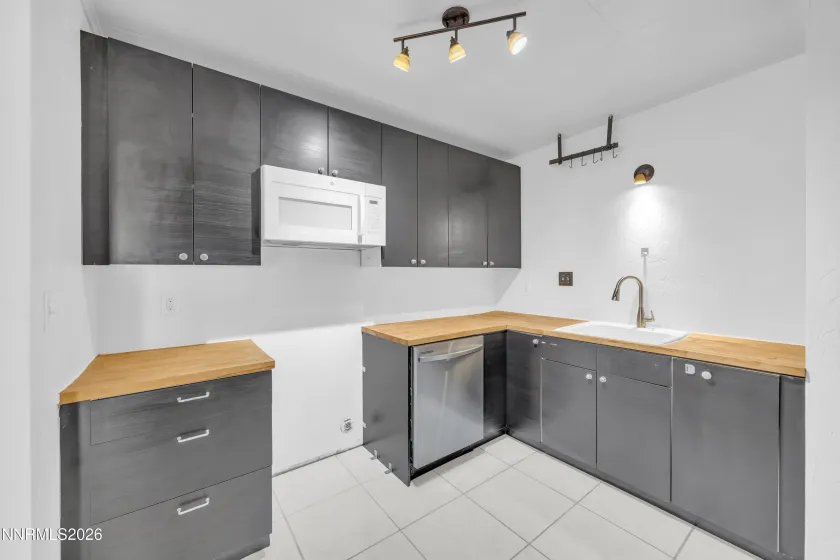 1965 Wilder, Reno, Nevada 89512, 2 Bedrooms Bedrooms, ,1 BathroomBathrooms,Residential,Residential,Wilder,260000876