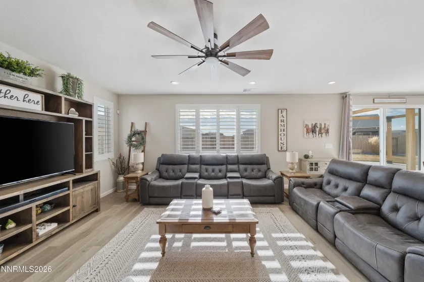 2131 Musselshell, Sparks, Nevada 89436, 4 Bedrooms Bedrooms, ,3 BathroomsBathrooms,Residential,Residential,Musselshell,260000882