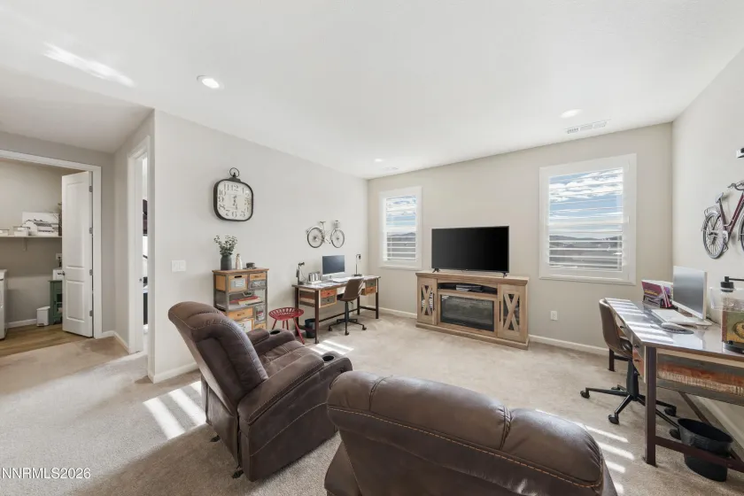 2131 Musselshell, Sparks, Nevada 89436, 4 Bedrooms Bedrooms, ,3 BathroomsBathrooms,Residential,Residential,Musselshell,260000882