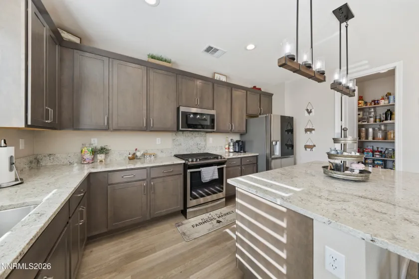 2131 Musselshell, Sparks, Nevada 89436, 4 Bedrooms Bedrooms, ,3 BathroomsBathrooms,Residential,Residential,Musselshell,260000882