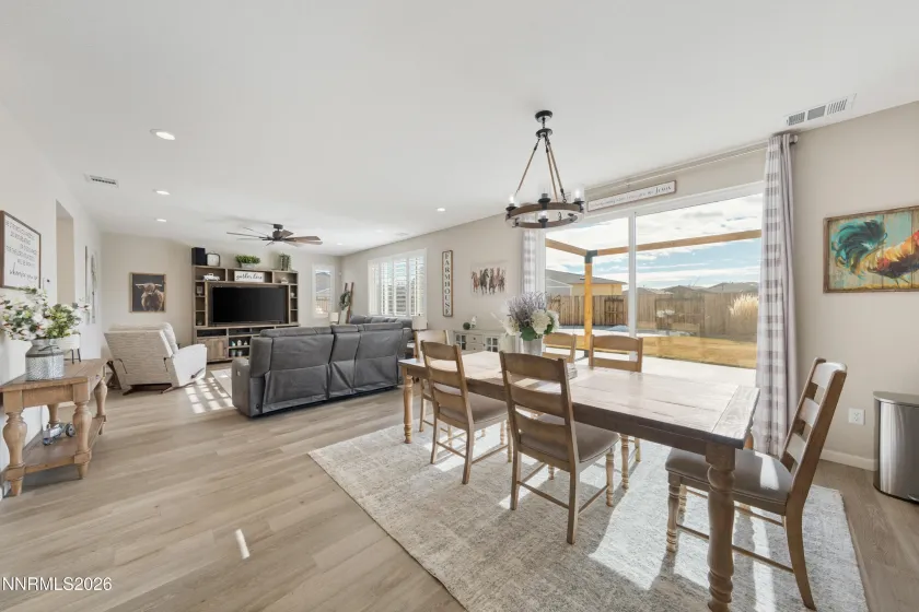 2131 Musselshell, Sparks, Nevada 89436, 4 Bedrooms Bedrooms, ,3 BathroomsBathrooms,Residential,Residential,Musselshell,260000882