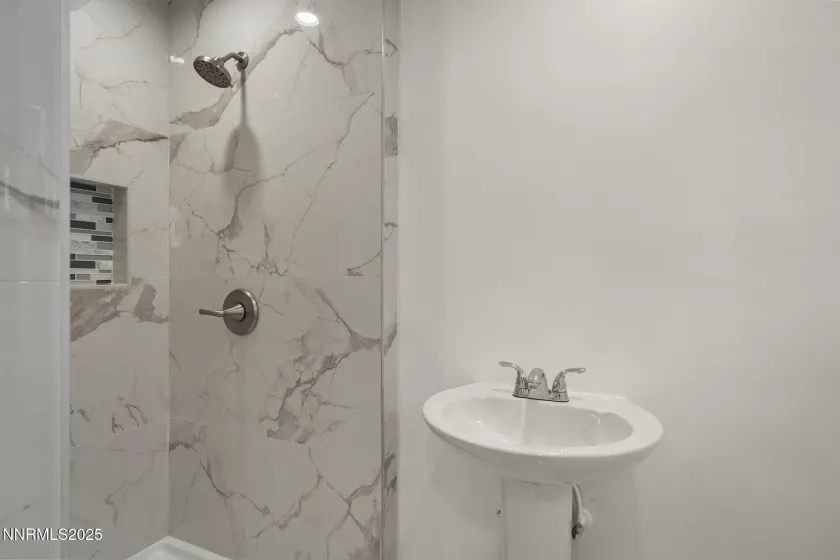 1085 Memory, Reno, Nevada 89509, 3 Bedrooms Bedrooms, ,2 BathroomsBathrooms,Residential,Residential,Memory,260000096