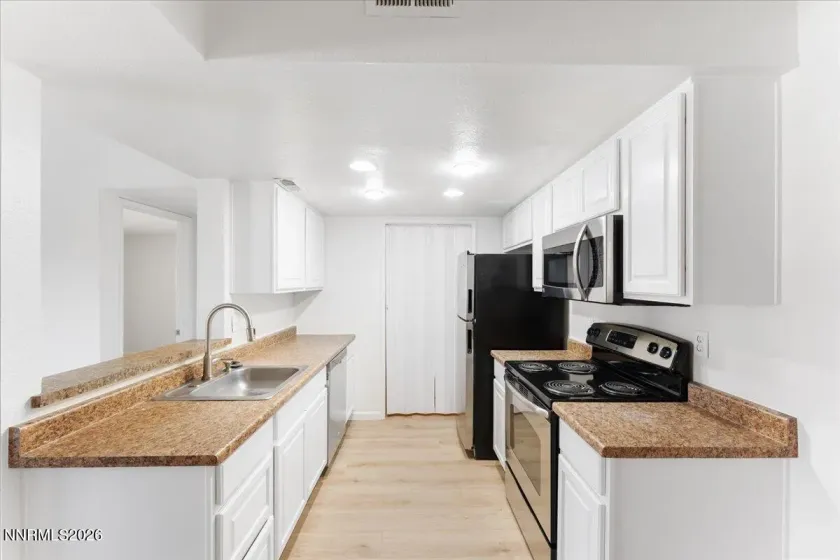 7680 Bluestone, Reno, Nevada 89511, 2 Bedrooms Bedrooms, ,2 BathroomsBathrooms,Residential,Residential,Bluestone,260000891