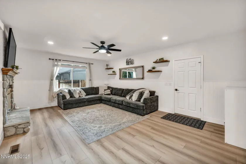 1528 Harper, Carson City, Nevada 89701, 4 Bedrooms Bedrooms, ,3 BathroomsBathrooms,Residential,Residential,Harper,260000893