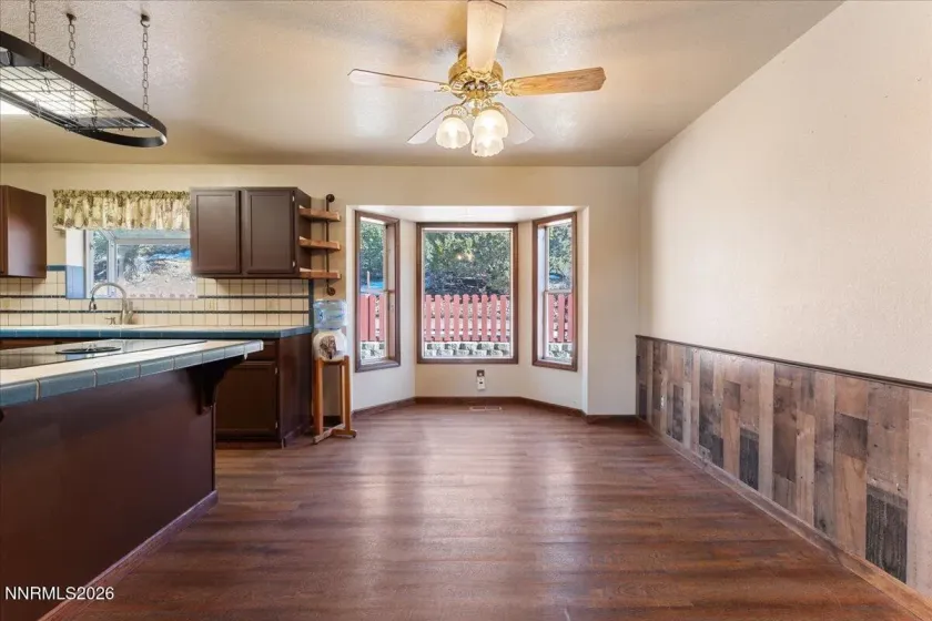 21381 Crestview, Reno, Nevada 89521, 4 Bedrooms Bedrooms, ,3 BathroomsBathrooms,Residential,Residential,Crestview,260000896