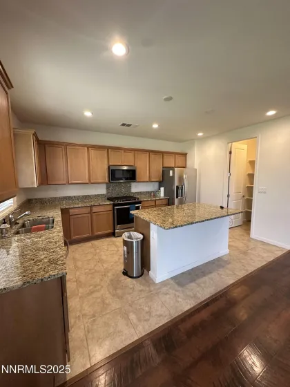 2248 Musselshell, Sparks, Nevada 89436, 4 Bedrooms Bedrooms, ,3 BathroomsBathrooms,Residential,Residential,Musselshell,260000905