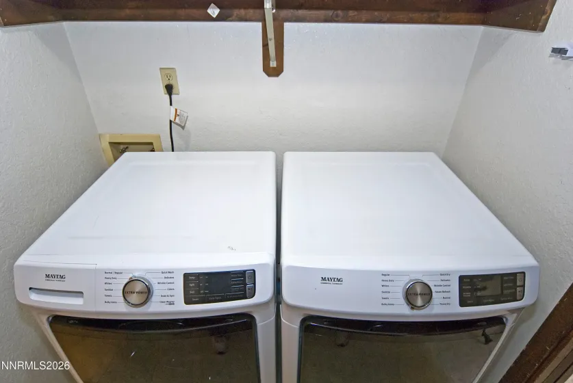 718 Travis, Carson City, Nevada 89701, 2 Bedrooms Bedrooms, ,3 BathroomsBathrooms,Residential,Residential,Travis,260000908