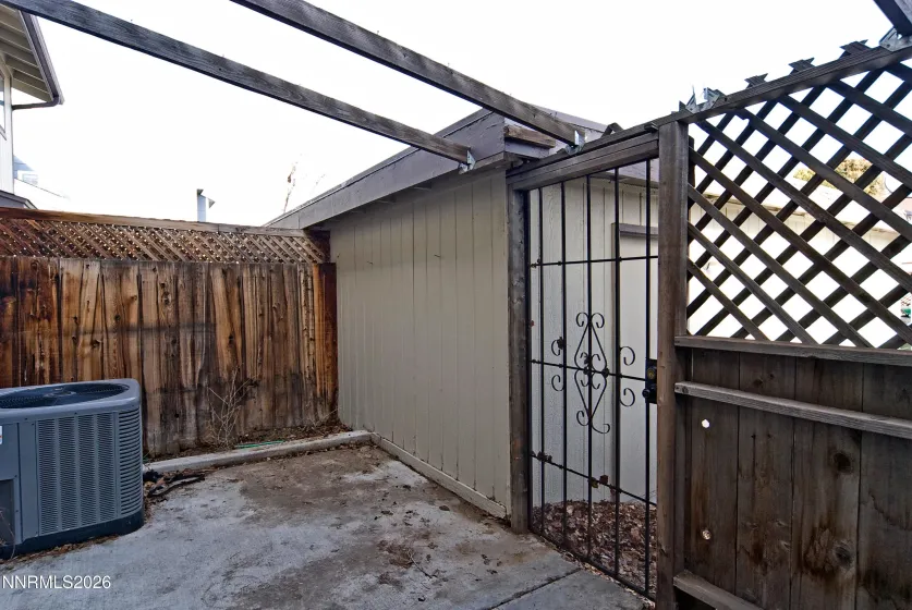 718 Travis, Carson City, Nevada 89701, 2 Bedrooms Bedrooms, ,3 BathroomsBathrooms,Residential,Residential,Travis,260000908