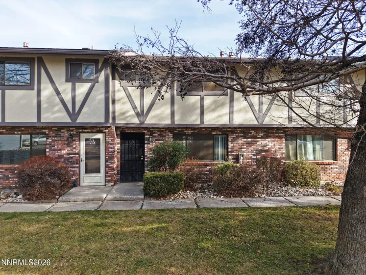 718 Travis, Carson City, Nevada 89701, 2 Bedrooms Bedrooms, ,3 BathroomsBathrooms,Residential,Residential,Travis,260000908